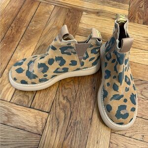 Toms Tan and Green Ankle Booties